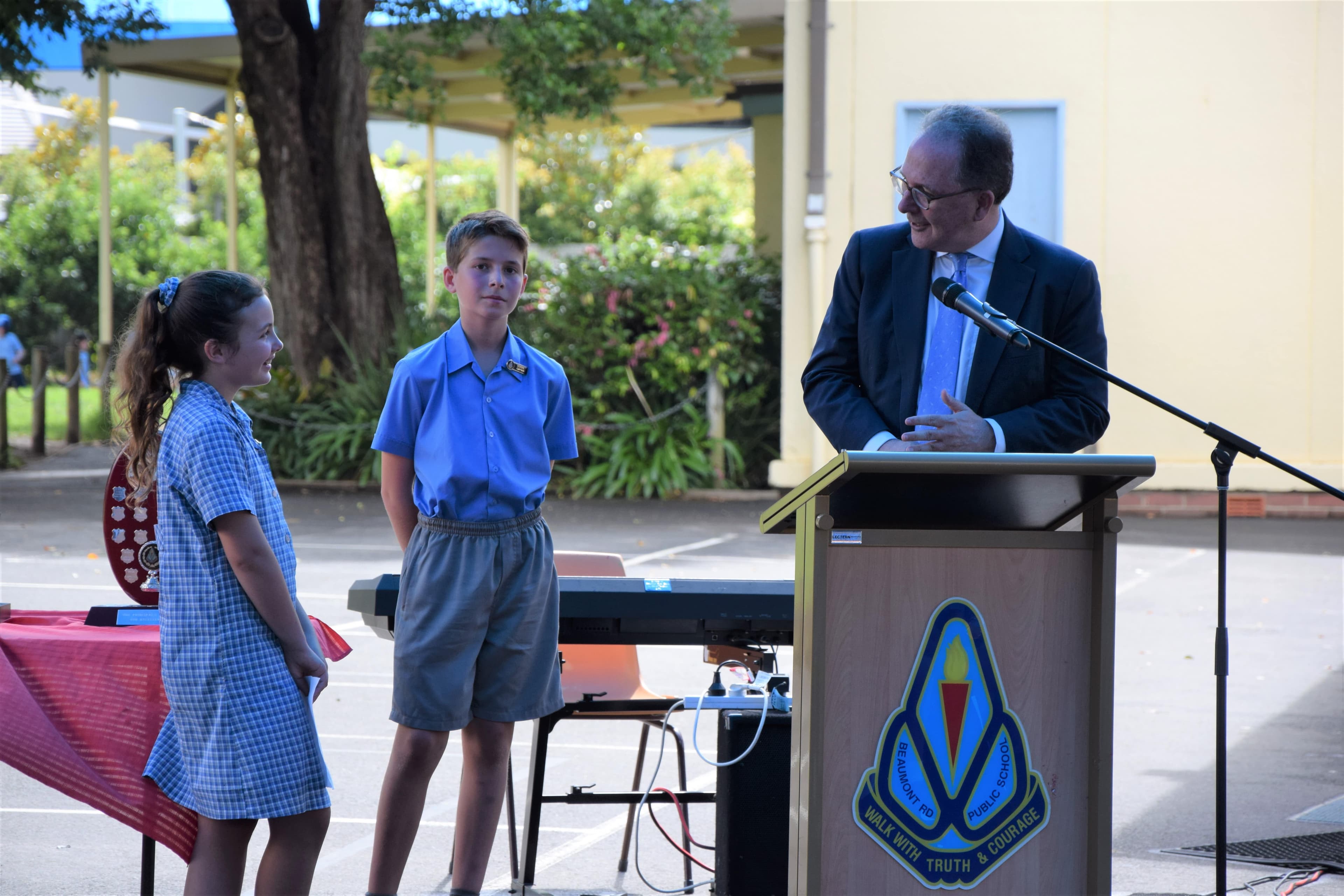 Beaumont Road students with Alister Henskens SC MP