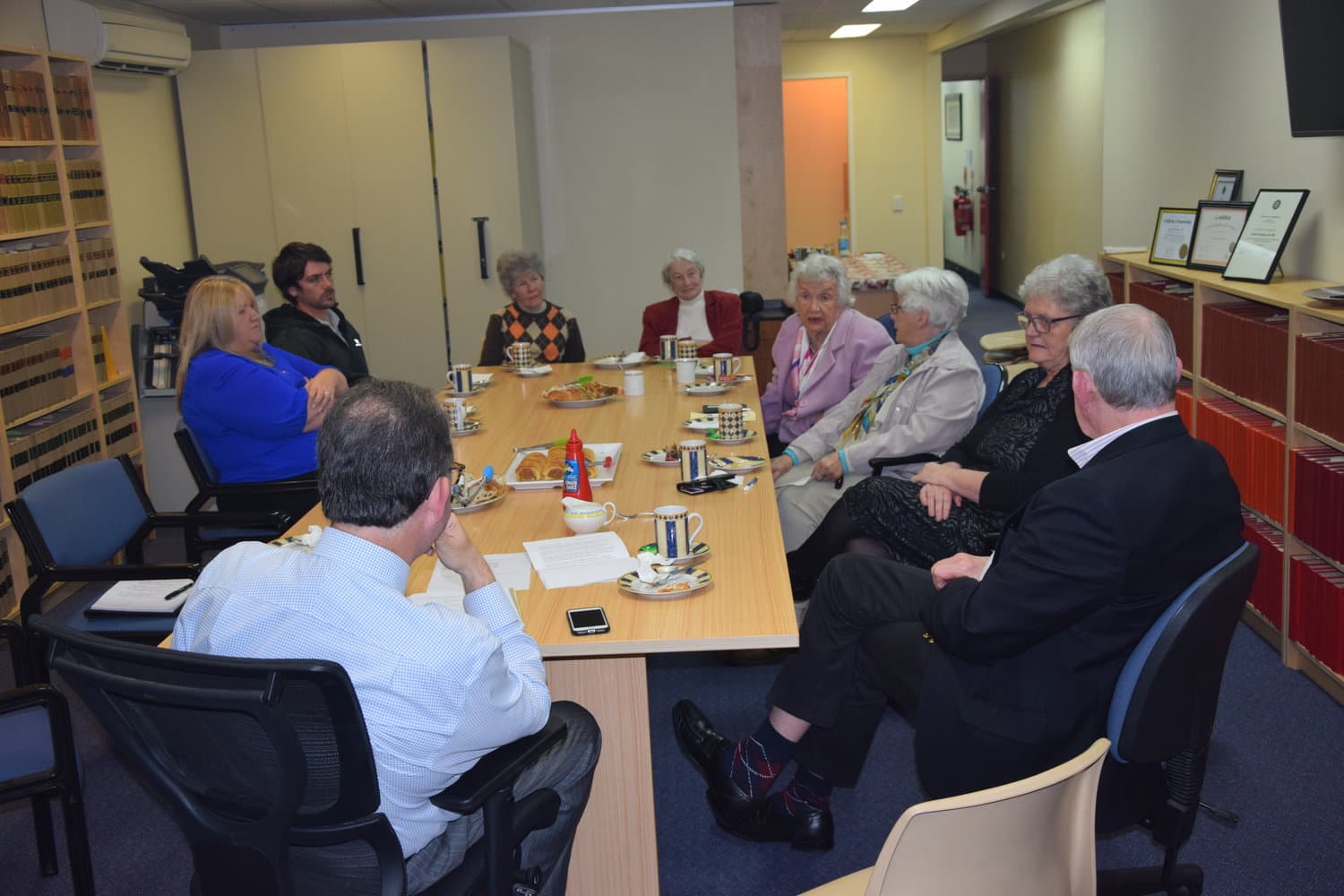 Alister hosting a morning tea with Ku-ring-gai locals 